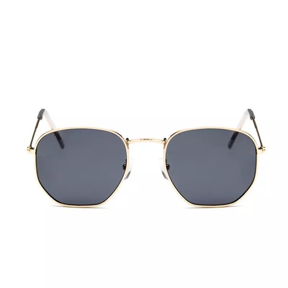 3/$30 💛 Retro Sunglasses - Picture 3 of 3